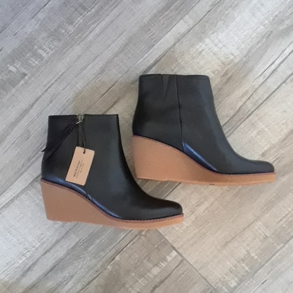 cole haan patent wedge